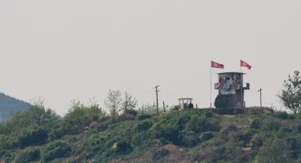 Kuzey Kore sınırı ihlal edince Güney Kore uyarı ateşi açtı