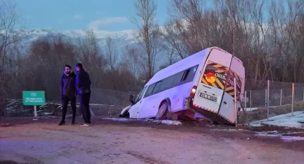 Öğrenci servisi sulama kanalına düştü: 11 kişi yaralandı