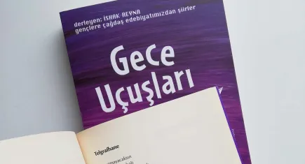 Edebiyatımızın 53 şairi gençler için bir araya geldi