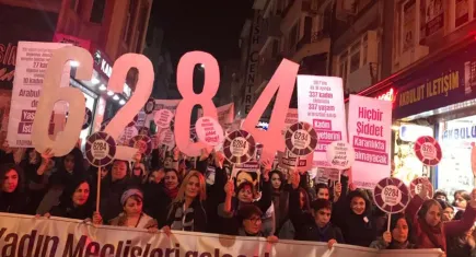 Kadın Meclisleri: Erkekler kadınlarla boşanmak yerine tüm aileyi öldürebiliyor