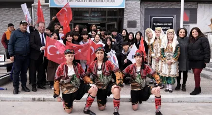 Geleneksel oyunlarla Türk ve Koreli öğrenciler arasında sıcak dostluk
