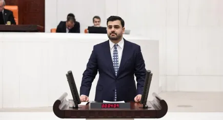 İnan’dan Bodur’a sert tepki: İzmirlileri mağdur etmekten çekinmiyorlar