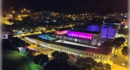 Soytarılar Okulu Bergama’da sahne alıyor