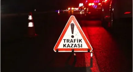 İzmir haber:  İzmir Karşıyaka'da iki otomobil çarpıştı