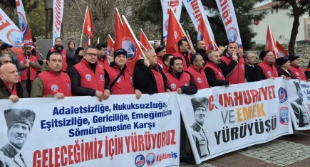 Eğitim-İş’ten Cumhuriyet ve Emek Yürüyüşü