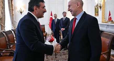 Yılmaz, İngiltere Savunma Bakanı Healey'i kabul etti