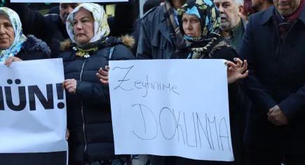 Köylüler, ağaçlarını, topraklarını korumak için kampanya başlattı