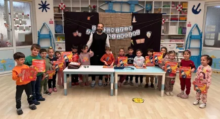 İzmir'de "Çocuk-Yazar Buluşması" düzenlendi