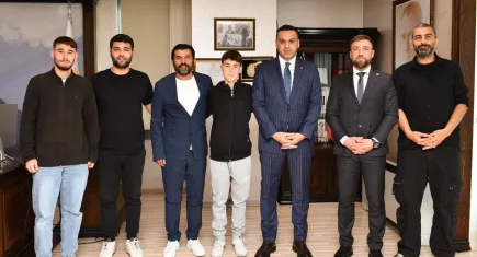 Başkan Yıldız'dan genç futbolcuya destek