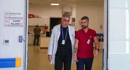 32 yıl ara verdiği eğitimine geri döndü, 56 yaşında doktor oldu