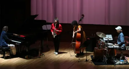 32. İzmir Avrupa Caz Festivali’nde Mother Tzivaeri konseri