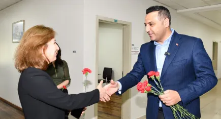 Başkan Yıldız’dan sağlık çalışanlarına Tıp Bayramı ziyareti