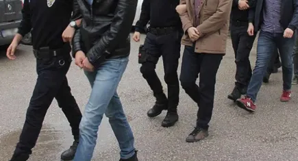 İzmir haber: FETÖ'ye yönelik operasyonda 9 gözaltı