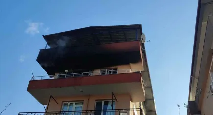 İzmir haber: Evde çıkan yangında 3 yaşındaki çocuk yaralandı