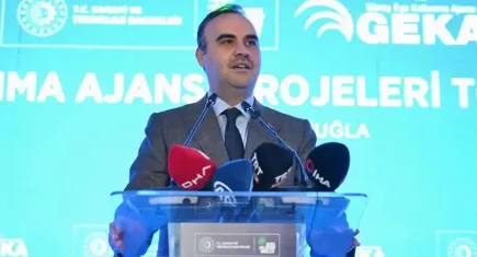 Bakan Kacır: Ülkemizi topyekun kalkınmış bir ülke konumuna taşıyacağız