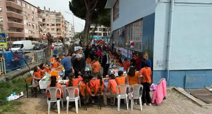 Tire'de minikler yaya ve araç güvenliğini artıracak maketler tasarladı