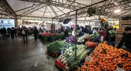Bayraklı'da pazarların günleri değişti