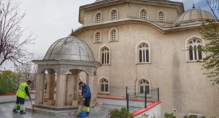 Çeşme’de camiler bayrama hazır 