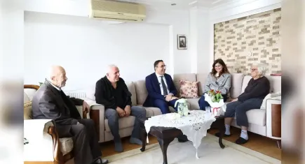 Başkan Yiğit, bayram öncesi Balçova’daki yaşlılarla bir araya geldi