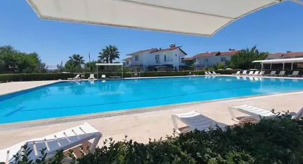 TİHEK'ten tesettürlü mayoyla çocukları havuza almayan tatil sitesine ceza