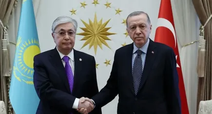Cumhurbaşkanı Erdoğan, Kazakistan Cumhurbaşkanı Tokayev ile görüştü