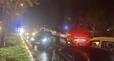 İzmir ve Aydın’da fırtına ile sağanak hayatı felç etti