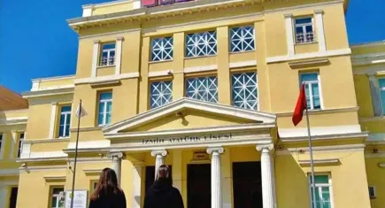 İzmir'de eğitim krizi büyüyor: Veli-Der’den proje okullarındaki öğretmen atamalarına tepki
