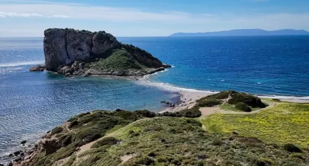 Bu adaya su üzerinde yürüyerek gidiliyor: Bir kez giden bir daha dönmek istemiyor