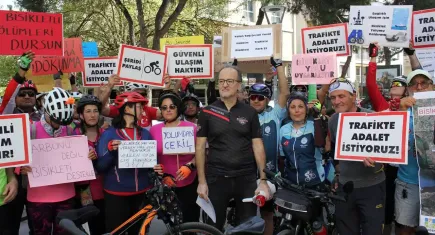 İzmir bisiklet grupları yollarını geri istiyor