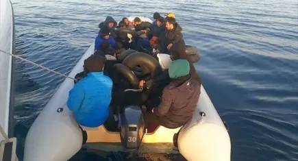 İzmir haber: Dikili’de 29 düzensiz göçmen kurtarıldı