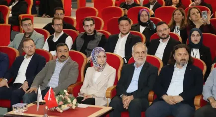 İzmir'de liseler arası meclis simülasyonu etkinliği start verdi