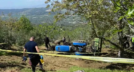 İzmir haber: Tire'de devrilen traktörün altında kalan sürücü hayatını kaybetti