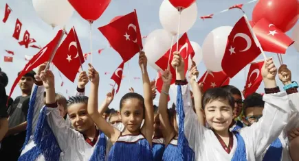 Kemalpaşa Belediyesi’nden 23 Nisan’a özel çocuk şenliği