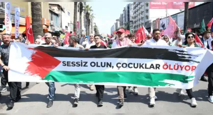 İzmir'de, Filistin'e destek yürüyüşü