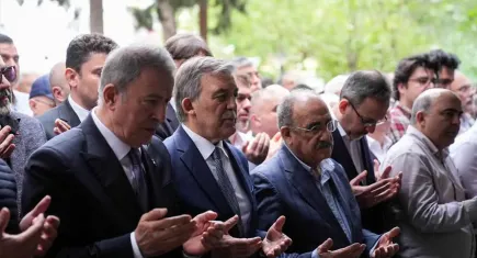 Abdullah Gül, İzmir'de dayısının cenaze törenine katıldı