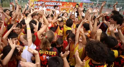 Göztepe'den 23 Nisan şenliği 