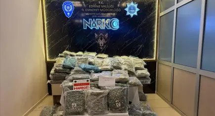 Kapıkule'de zehir tacirlerine ağır darbe: 2 kişi tutuklandı
