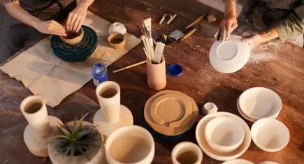 Çiğli Kaklıç Sanat Akademisi'nde kursiyerlerden yıl sonu sergisi 
