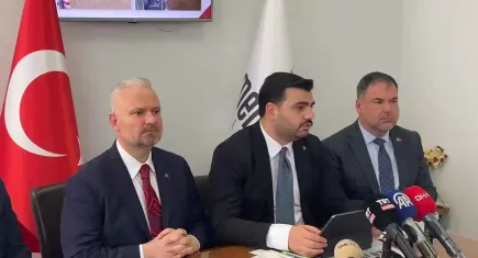 İzmir’in her ilçesine eşit davranılmadığını vurgulayan İnan: İstismar siyaseti yapmayın!