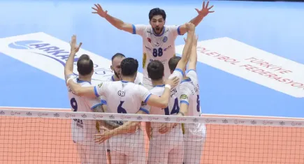 Arkas Spor, serinin son maçına çıkıyor 