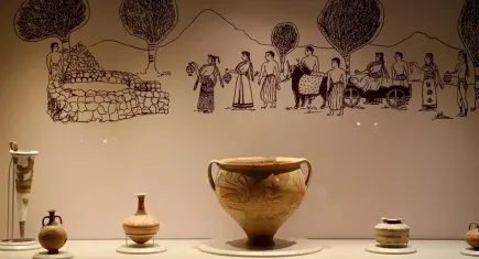 3500 yıllık tarihe ışık tutan Efes Müzesi'ne yoğun ilgi  