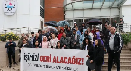 İzmir'de işten çıkarılan işçiler, CHP Genel Merkezi'ne yürüyor 