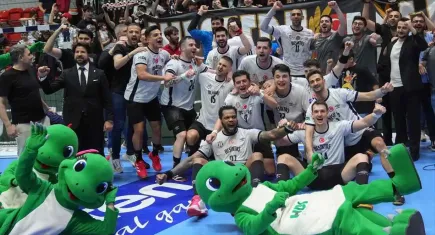 İzmir’de Türkiye Kupası heyecanı: Hentbol HDI Sigorta Erkekler Türkiye Kupası’nda Şampiyon Beşiktaş
