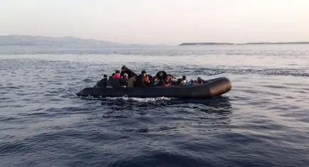 İzmir haber: Çeşme açıklarında 48 düzensiz göçmen kurtarıldı