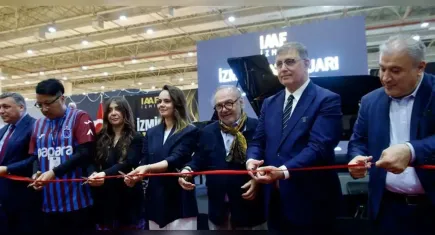 2. Uluslararası İzmir Sanat ve Antika Fuarı açıldı