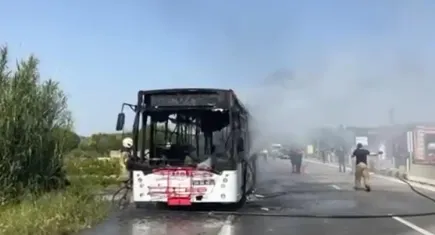 İzmir haber: Belediye otobüsünde yangın çıktı