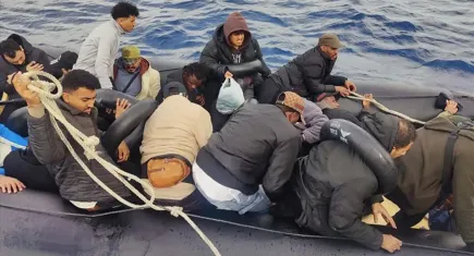 İzmir haber: Çeşme’de 24 düzensiz göçmen kurtarıldı