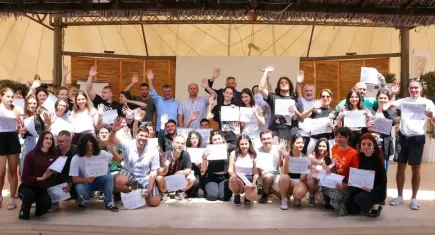 Balkanlardan gelen gençler, İzmir'de geleneksel oyunlarda buluştu
