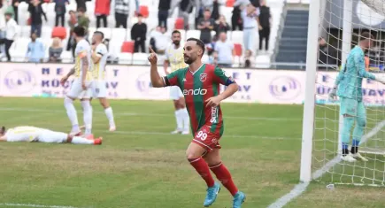 Karşıyaka'da kaptan Cenk Ahmet sakatlığı nedeniyle görev yapamayacak