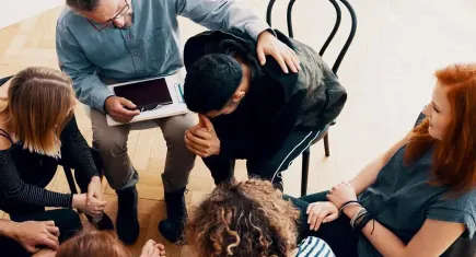 Hayat pahalılığı gençlerde sınıfsal sıçrayış umudunu kırıyor: Güleryüzlü dışlama